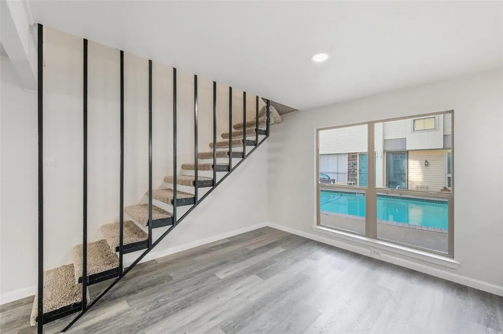 2702 Douglas Avenue, #121