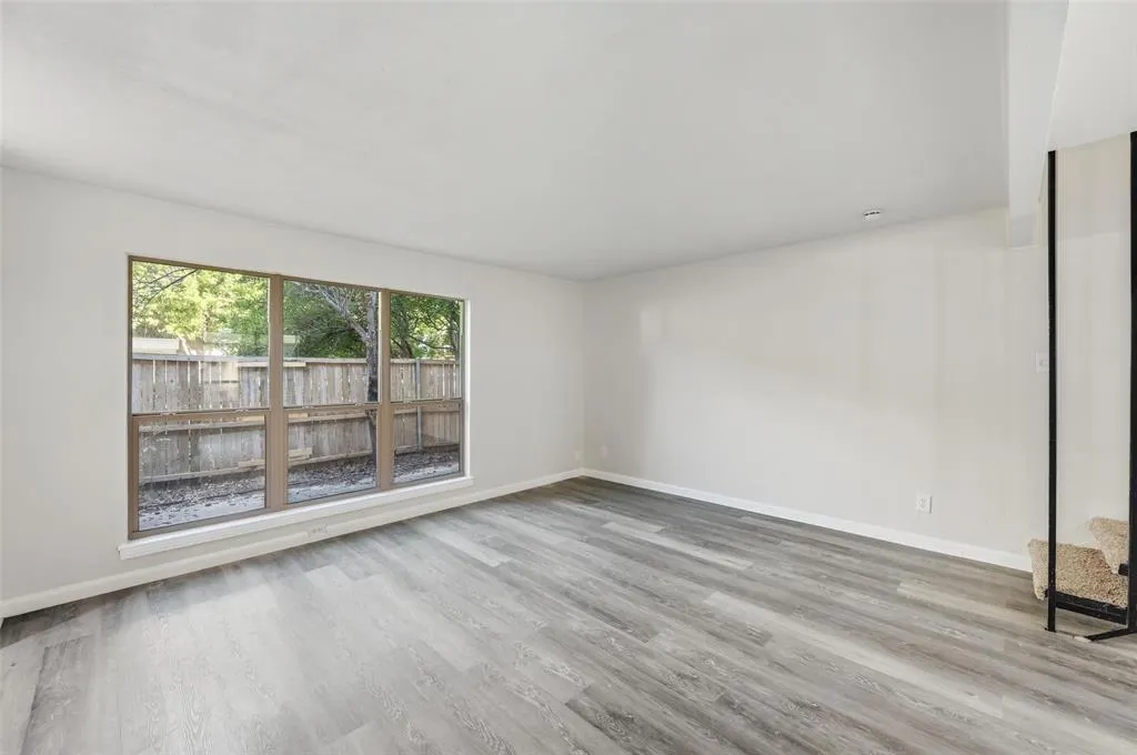 2702 Douglas Avenue, #121