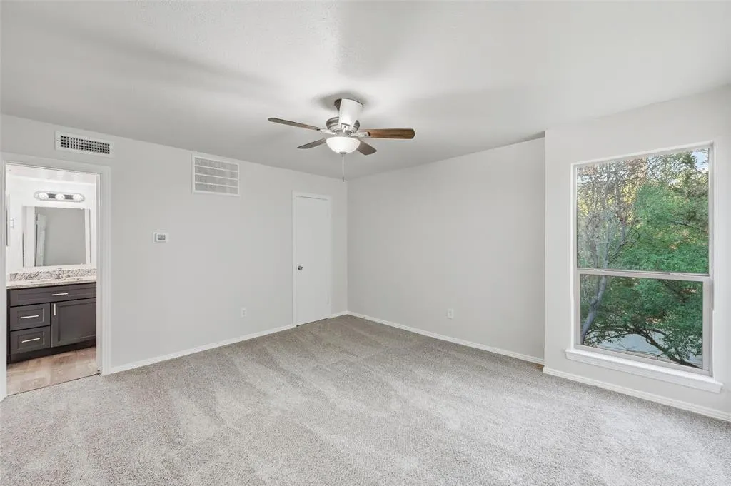 2702 Douglas Avenue, #121