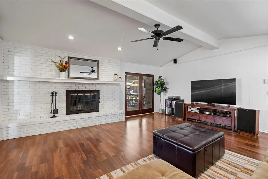 7335 La Bolsa Drive