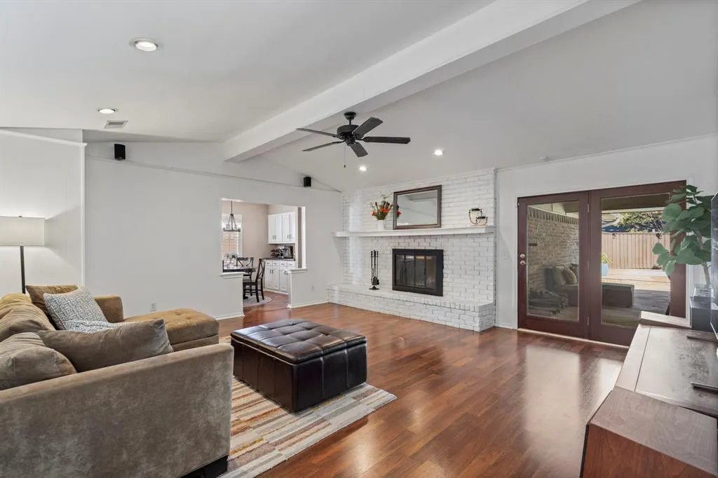 7335 La Bolsa Drive