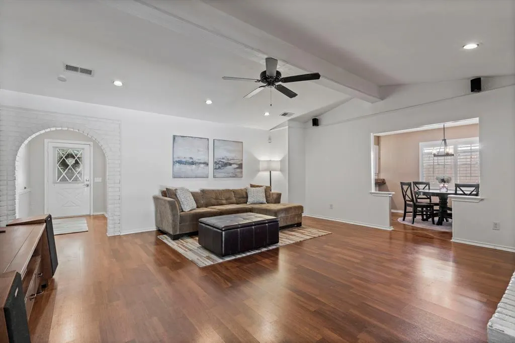 7335 La Bolsa Drive