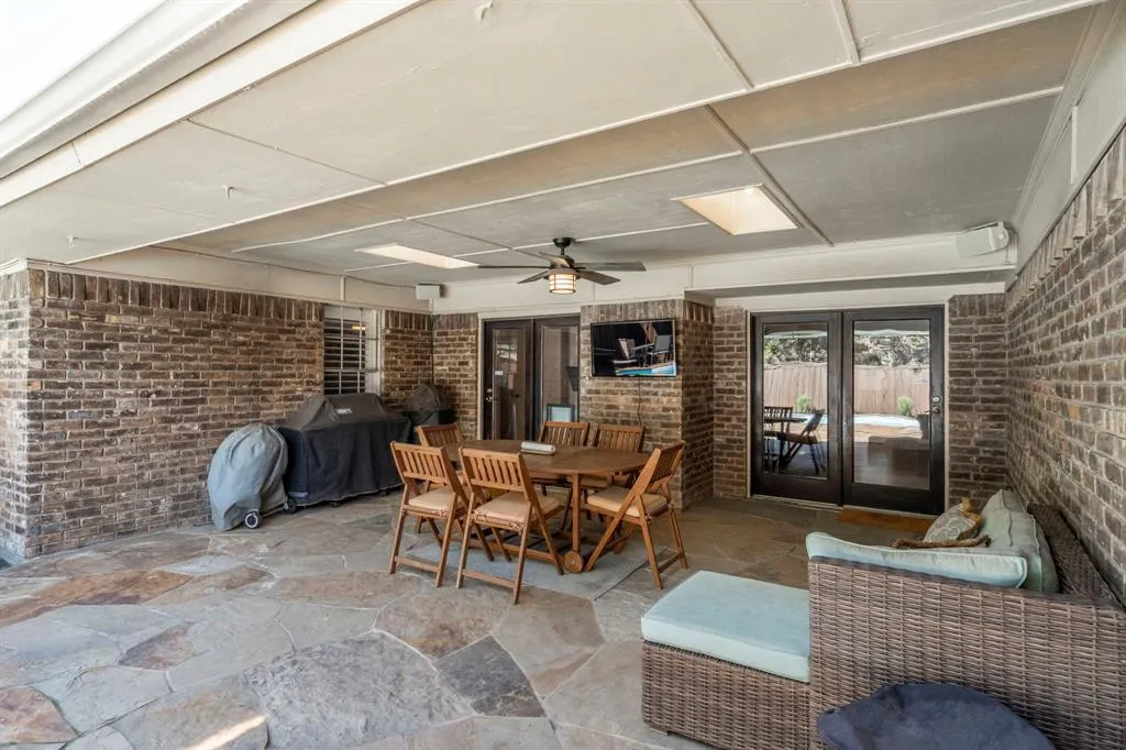 7335 La Bolsa Drive