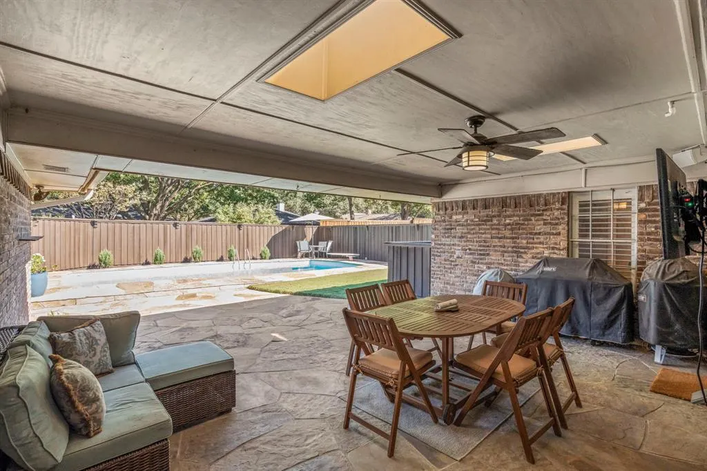 7335 La Bolsa Drive