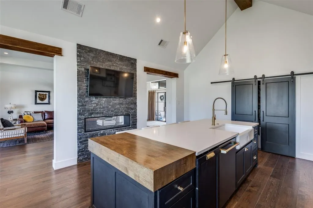 5919 County Road 408