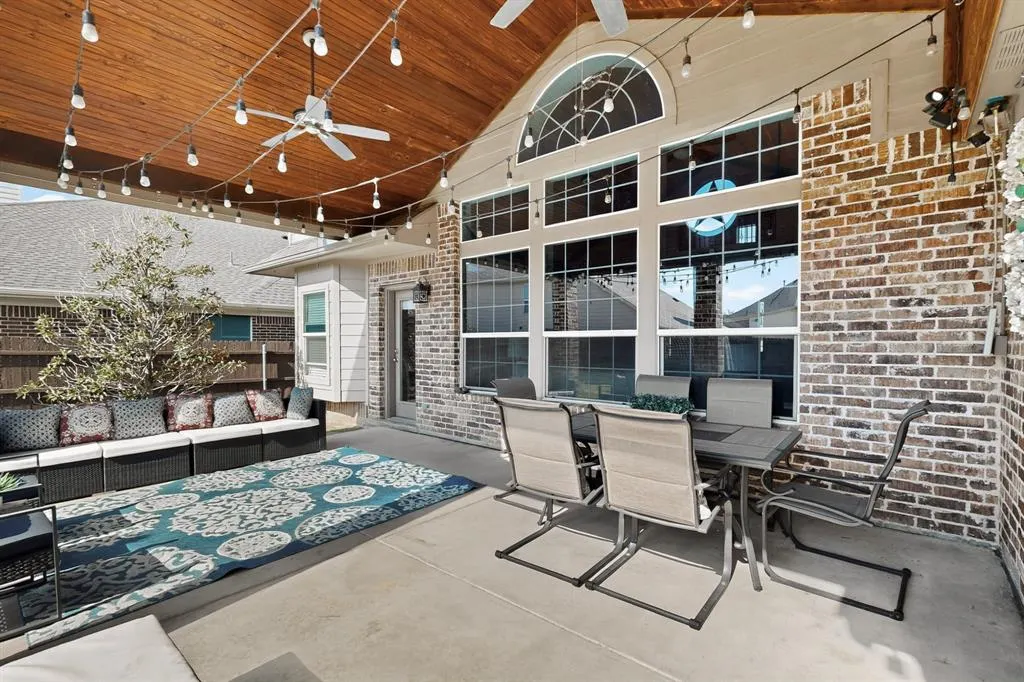 2298 Peaceful Pointe Drive
