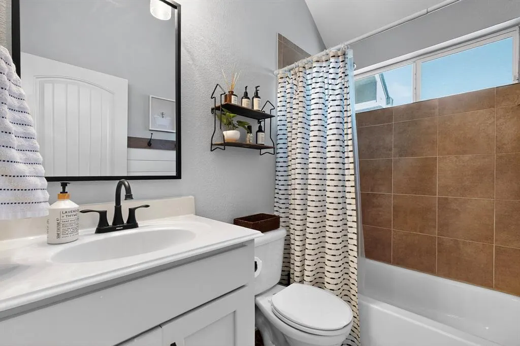 2298 Peaceful Pointe Drive