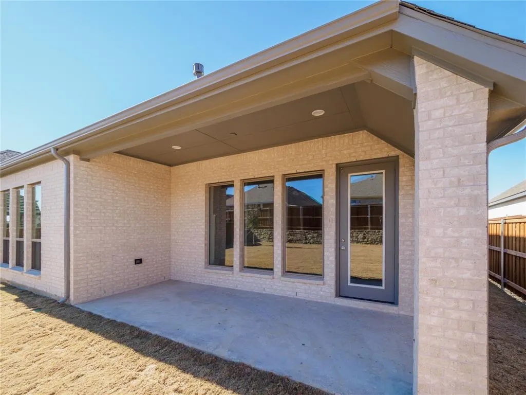 3516 Sawtooth Lane