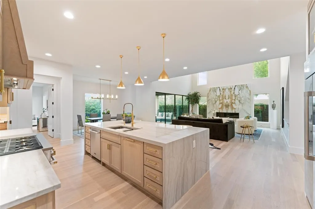 419 W Colorado Boulevard