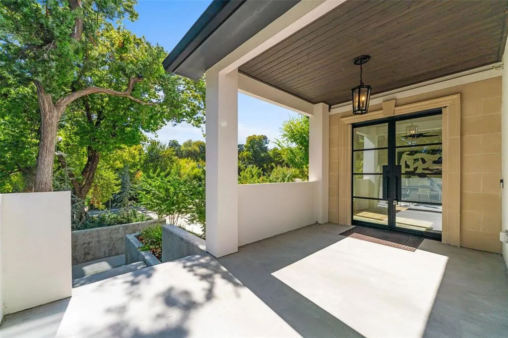 419 W Colorado Boulevard