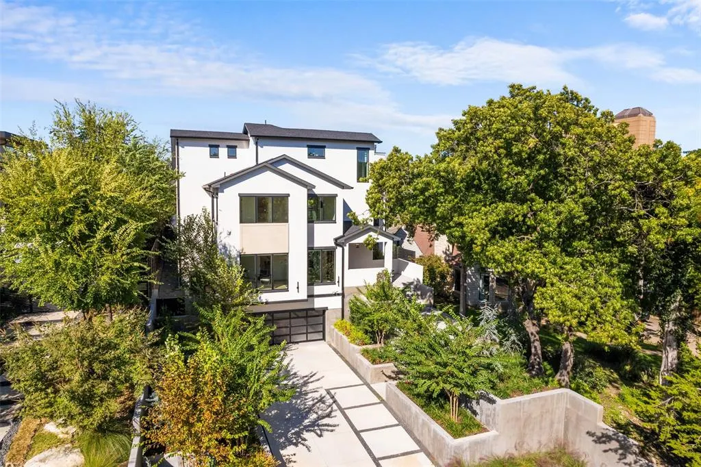 419 W Colorado Boulevard