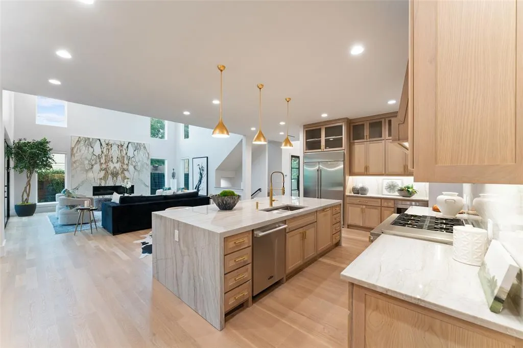419 W Colorado Boulevard
