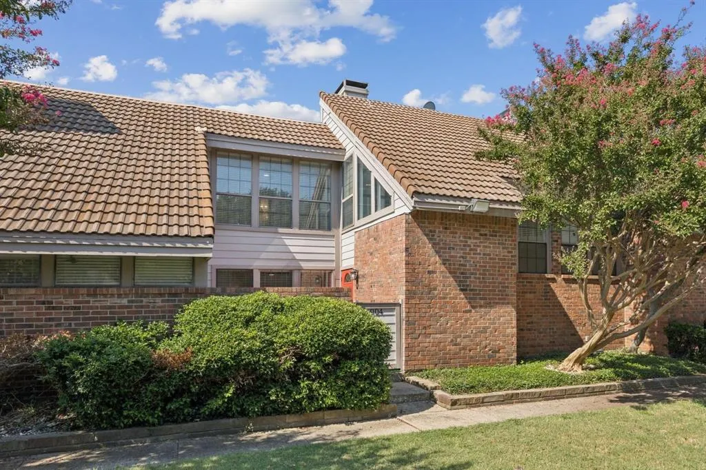 18240 Midway Road, #904