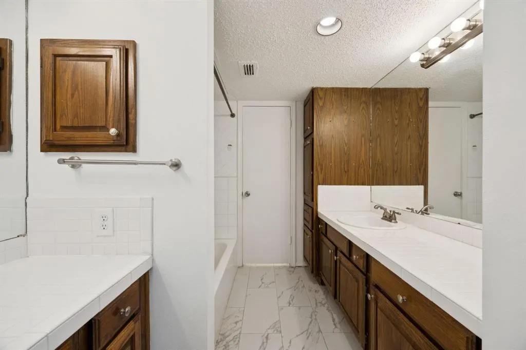 18240 Midway Road, #904