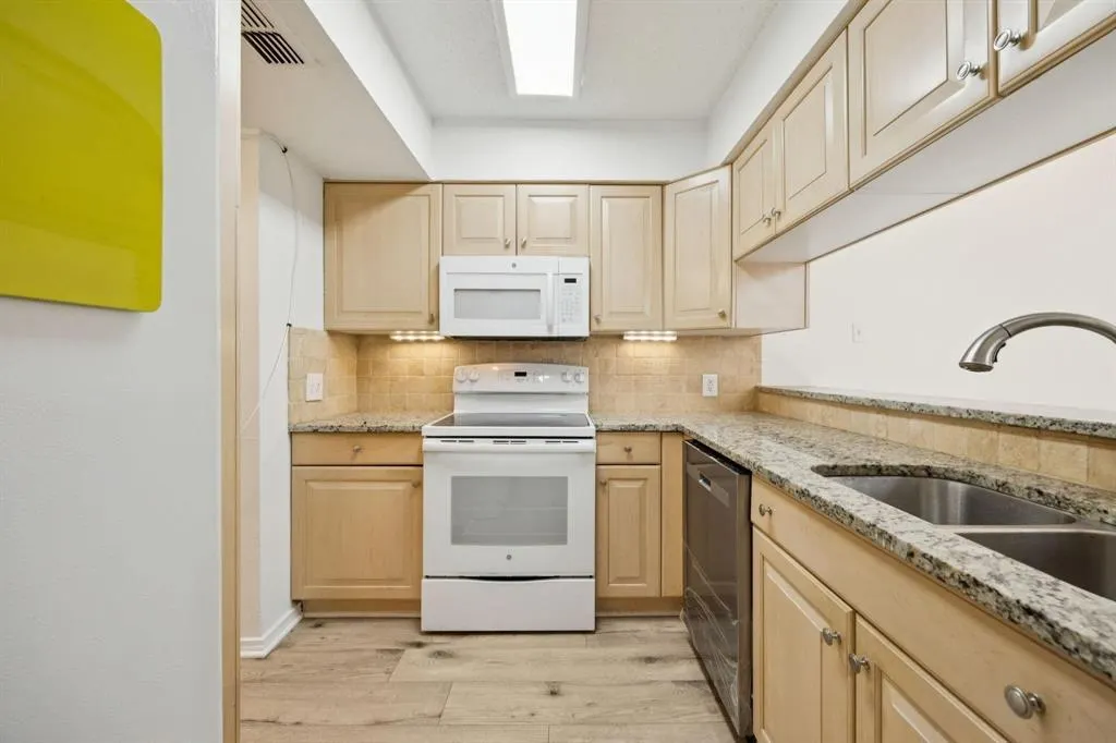 18240 Midway Road, #904