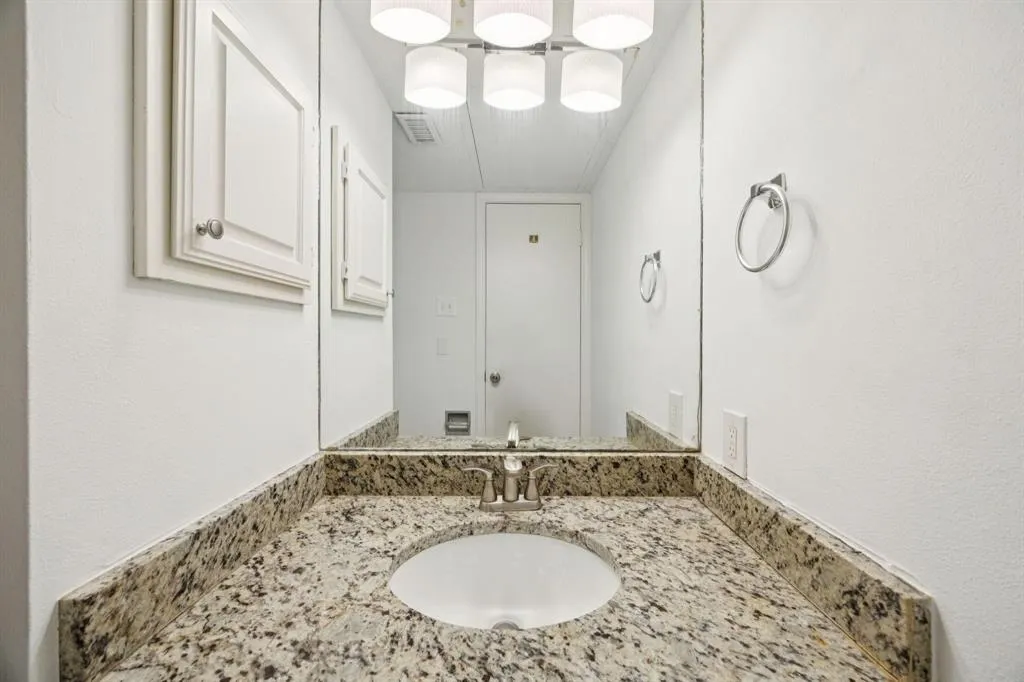18240 Midway Road, #904