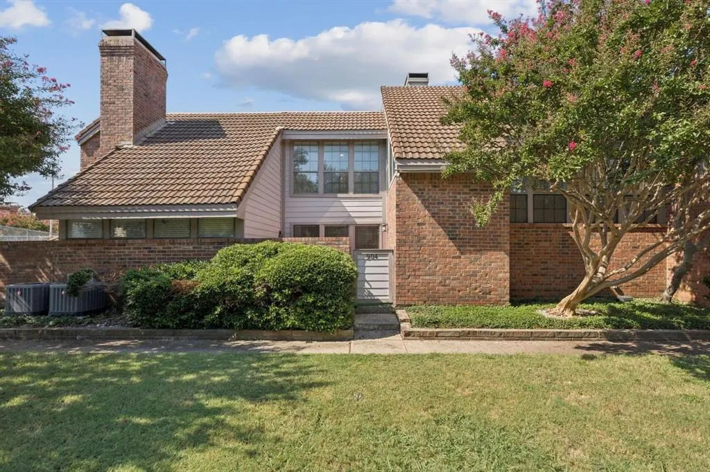 18240 Midway Road, #904