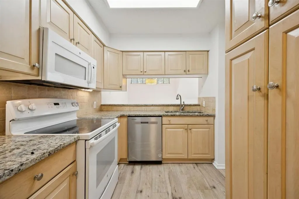 18240 Midway Road, #904