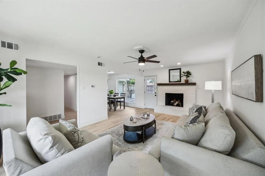 1915 Greenhaven Drive