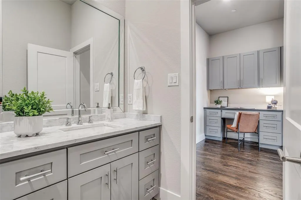 3180 Carmel Street, #206