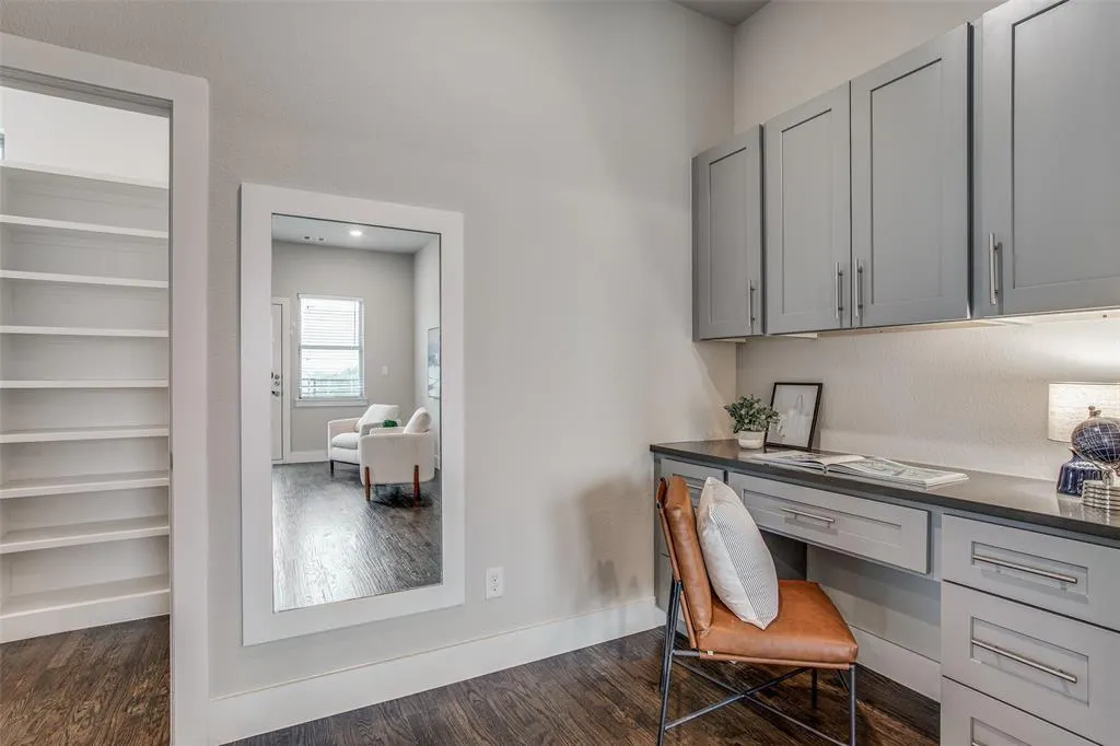 3180 Carmel Street, #206