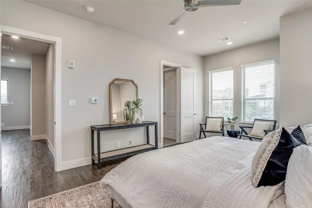 3180 Carmel Street, #206