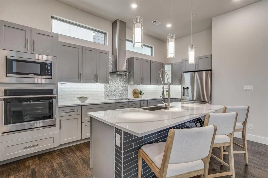 3180 Carmel Street, #206