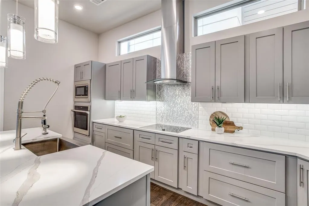 3180 Carmel Street, #206
