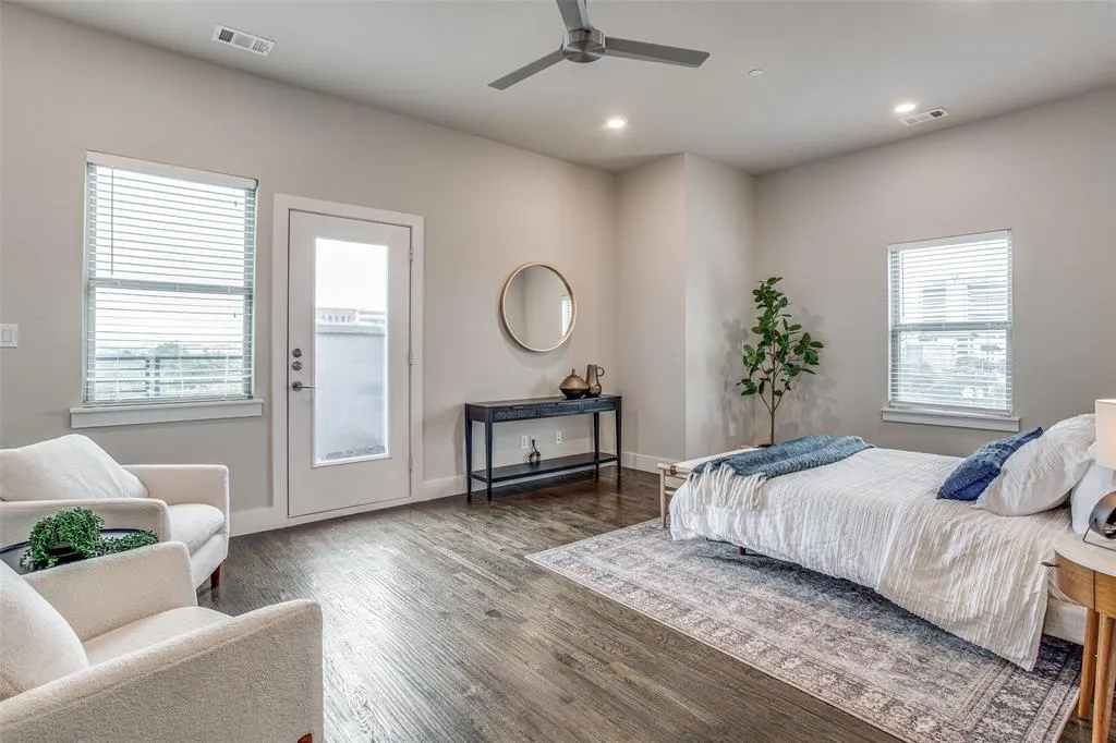 3180 Carmel Street, #206
