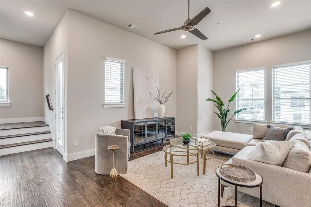 3180 Carmel Street, #206