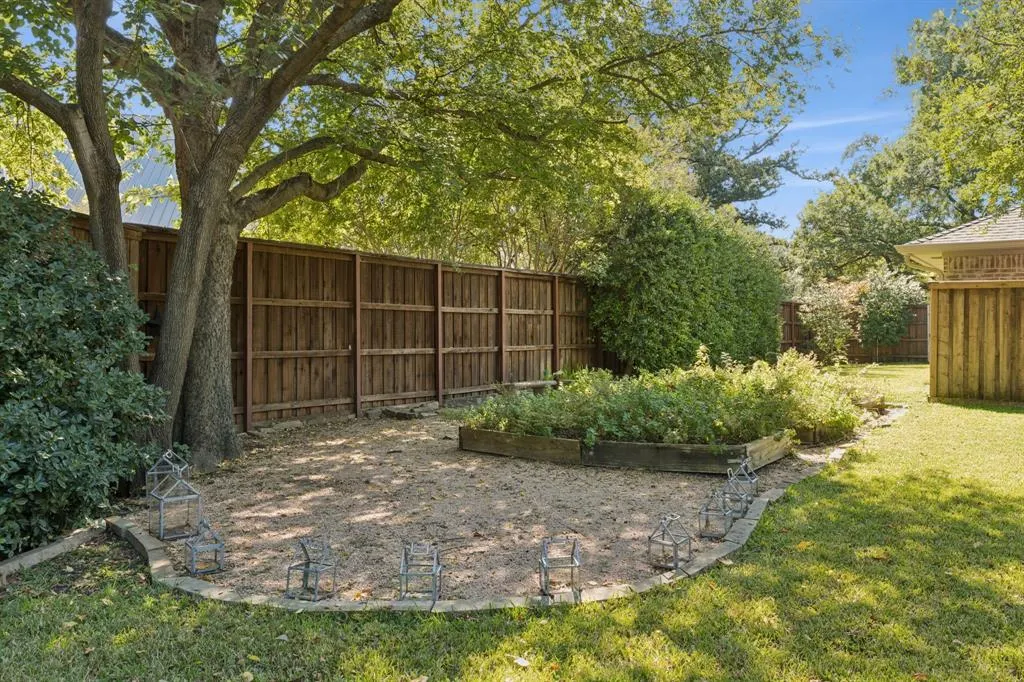 5629 Yolanda Circle