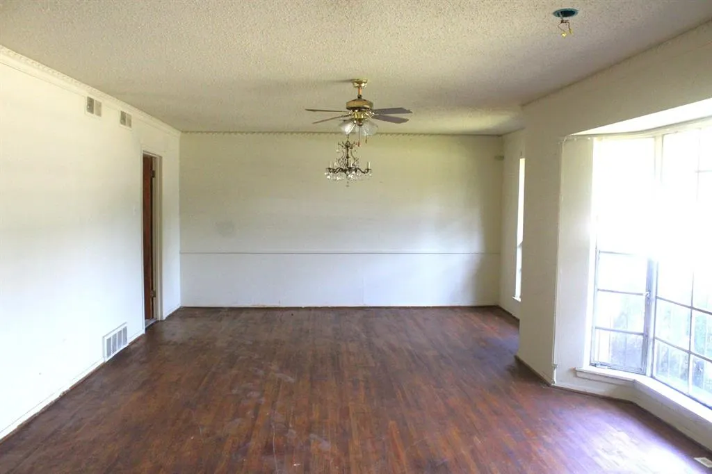 706 W Five Mile Parkway