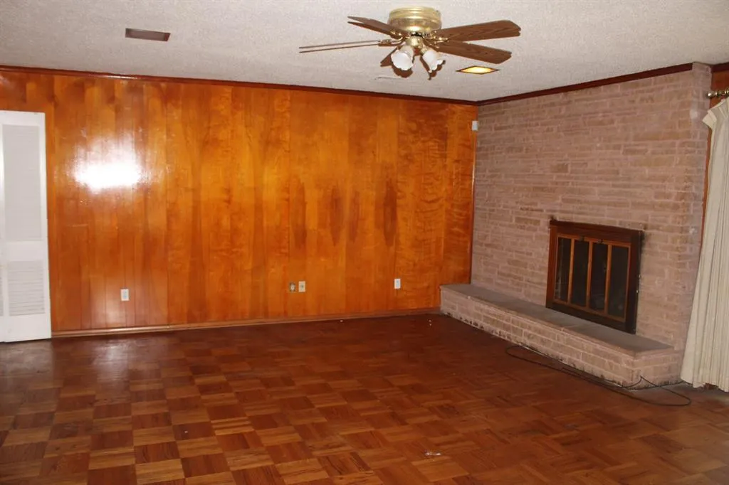 706 W Five Mile Parkway