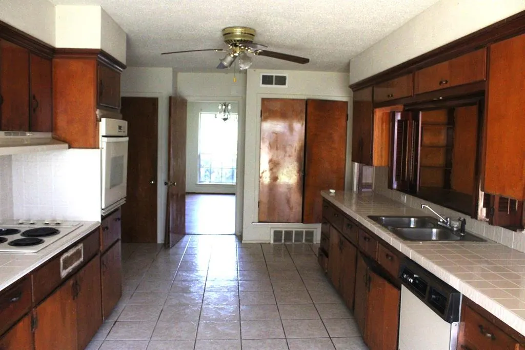 706 W Five Mile Parkway