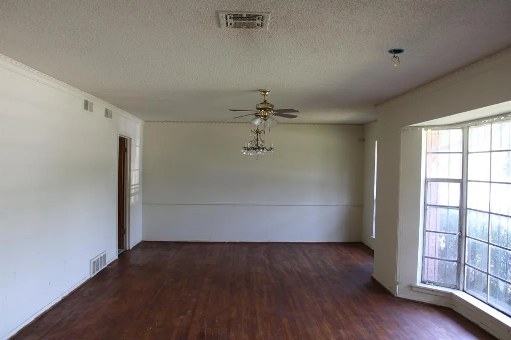 706 W Five Mile Parkway