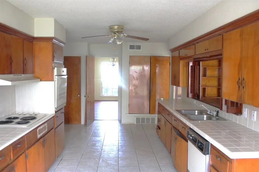 706 W Five Mile Parkway