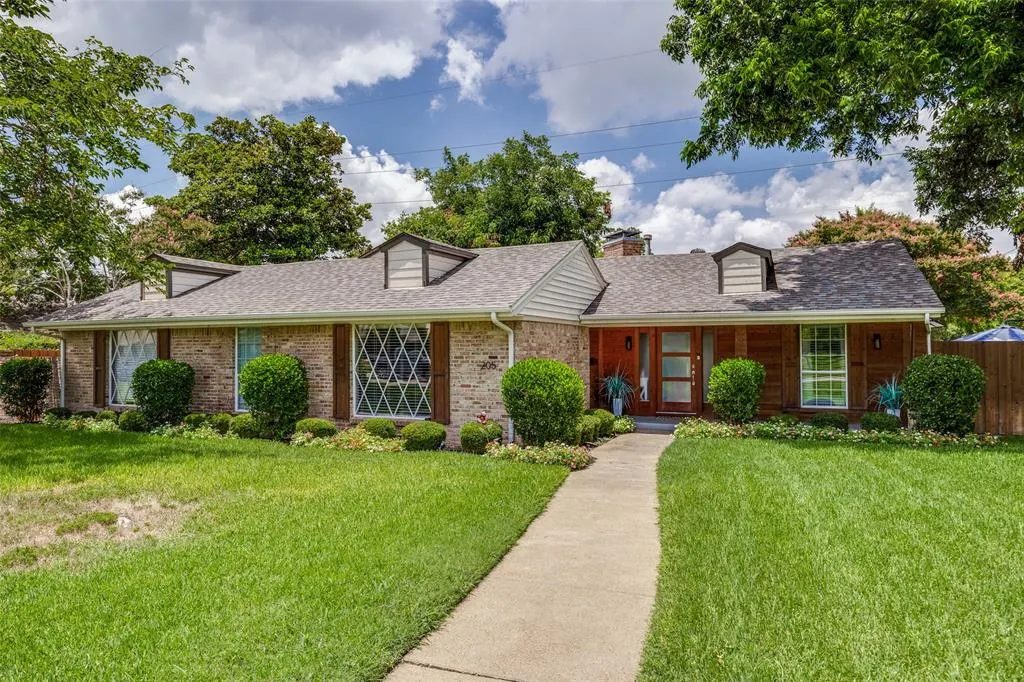 205 N Weatherred Drive