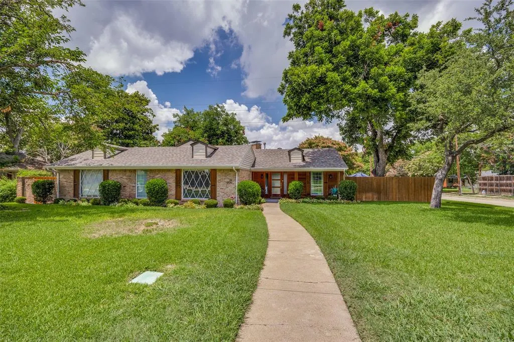 205 N Weatherred Drive