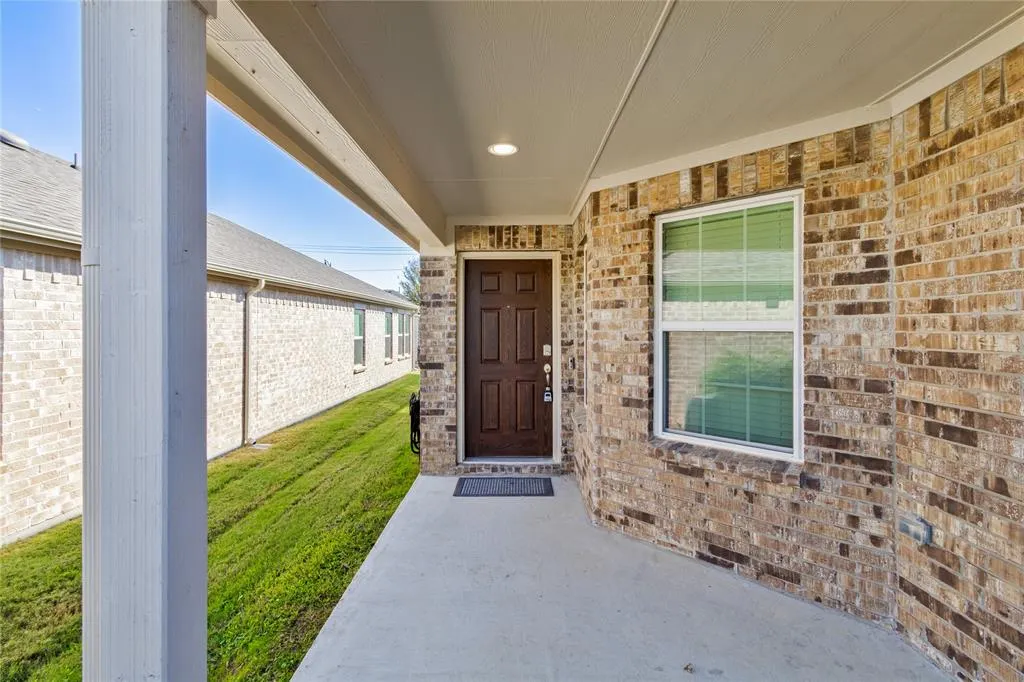 7672 Monument Drive