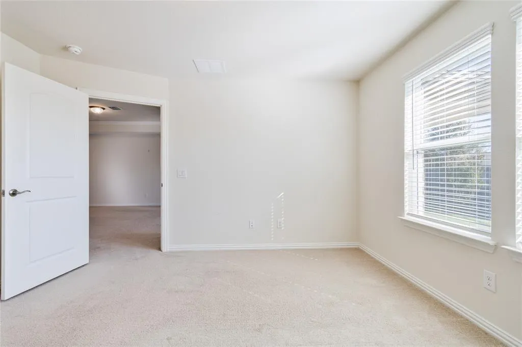 7672 Monument Drive