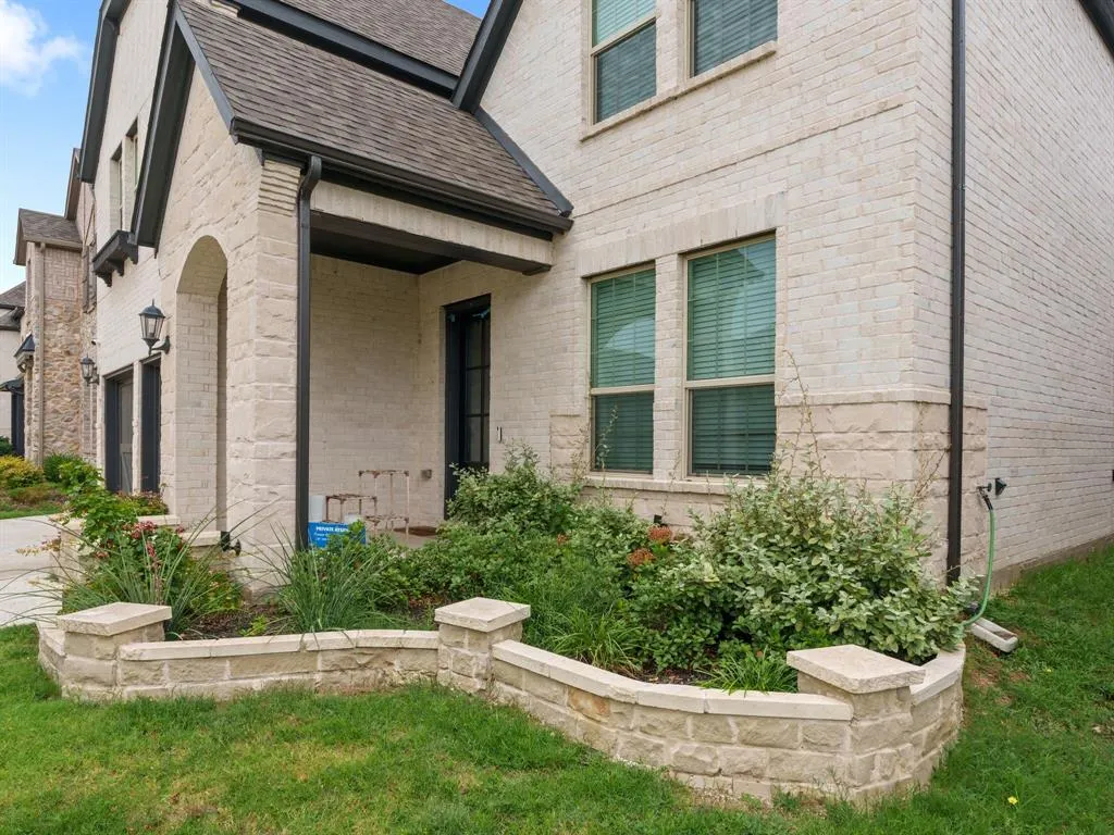 2333 Willow Garden Drive