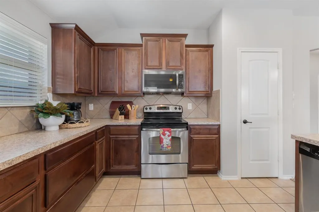 5510 Crestwood Drive