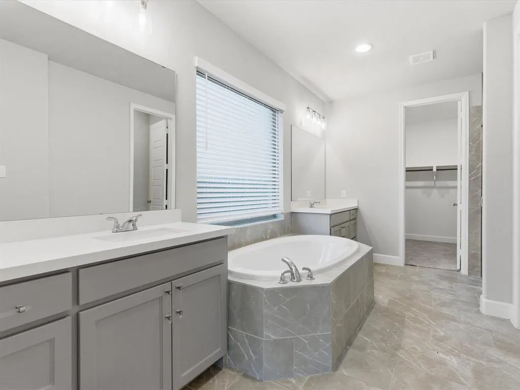 2920 Saltwood Court