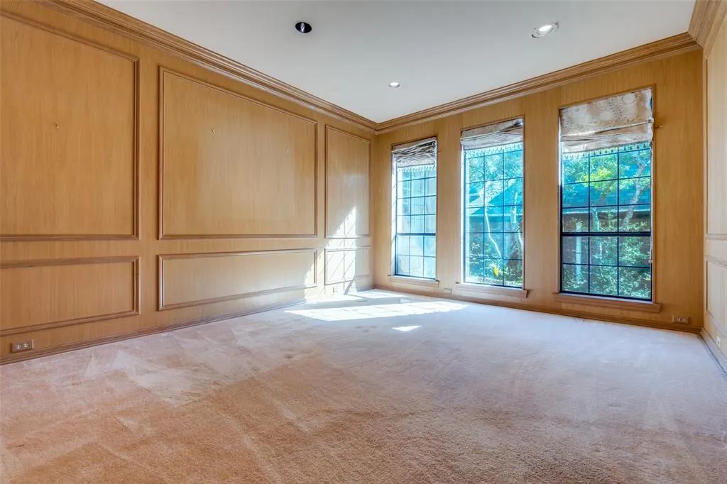 2 Hallshire Court