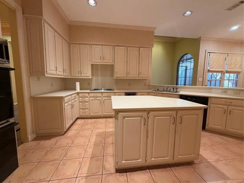 2 Hallshire Court