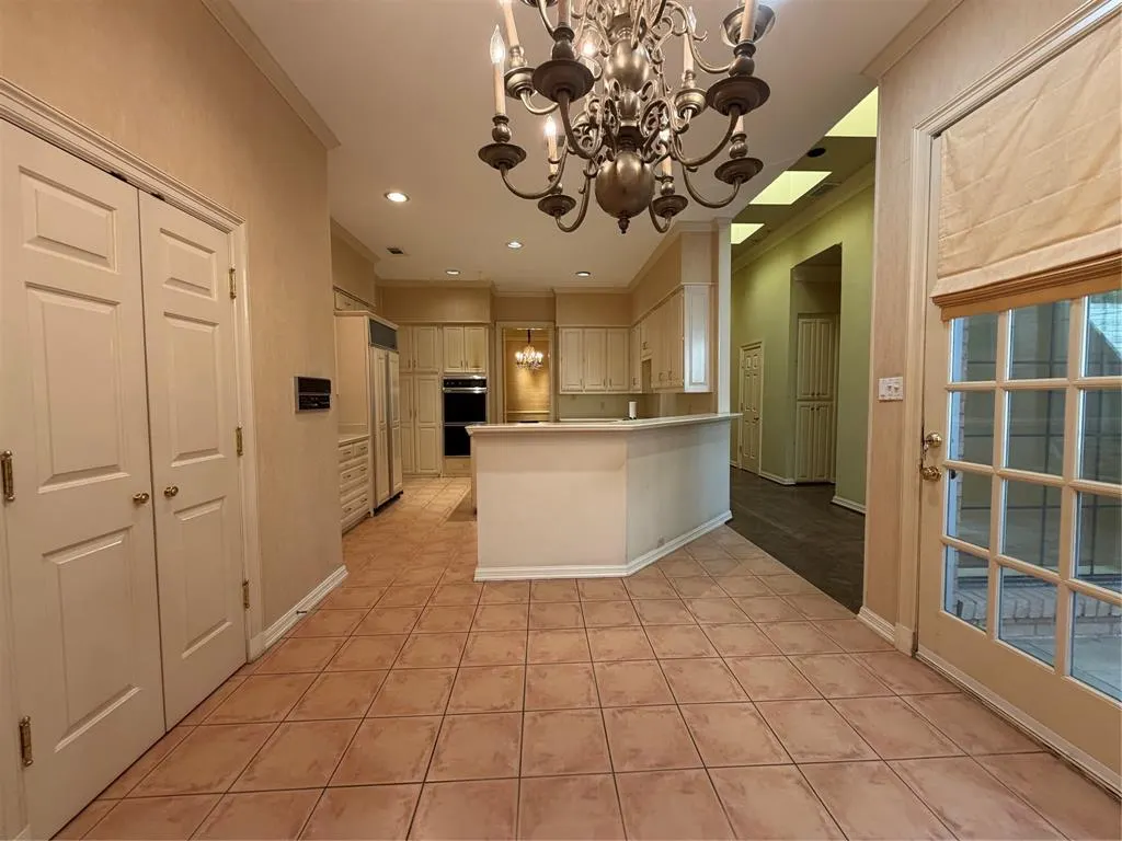 2 Hallshire Court