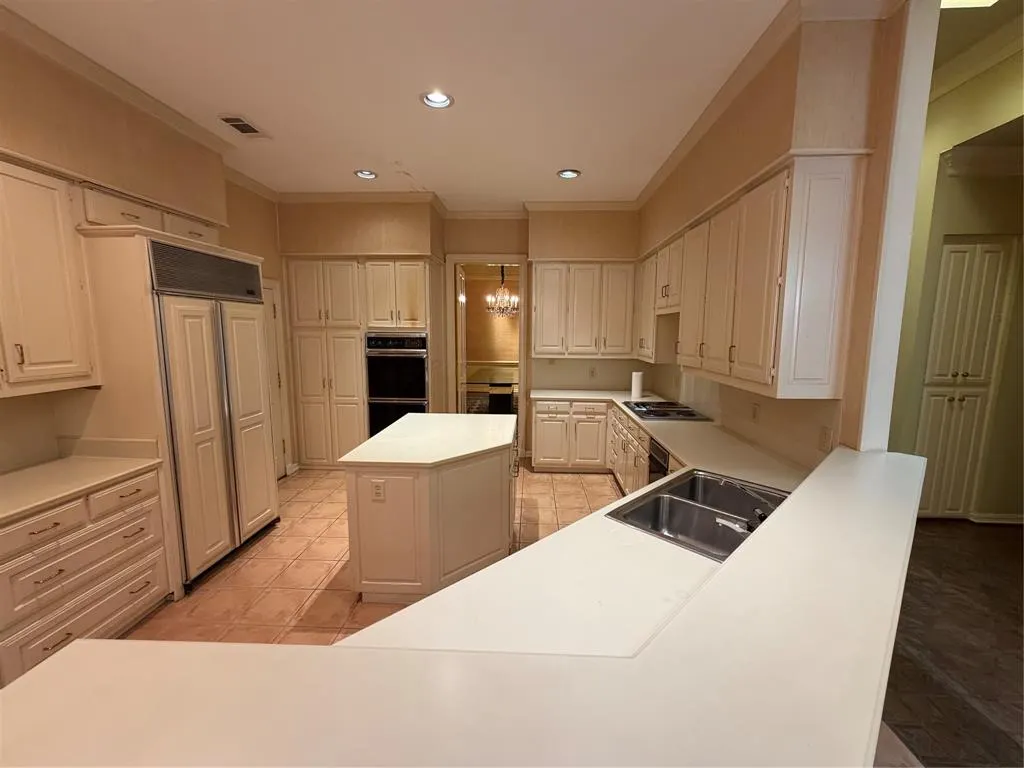 2 Hallshire Court