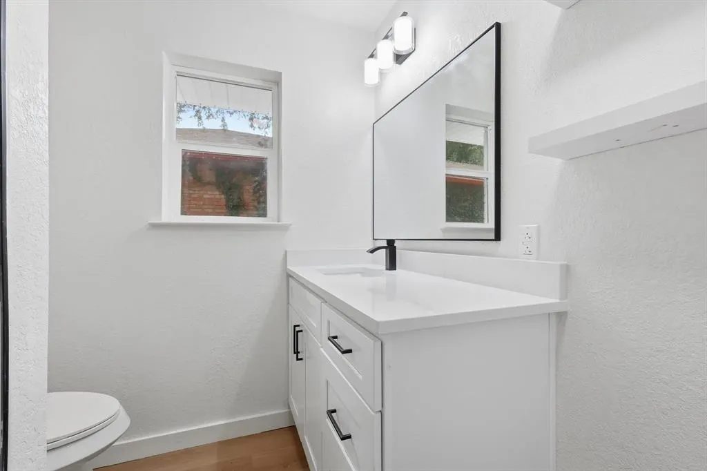 5940 Hunters View Lane