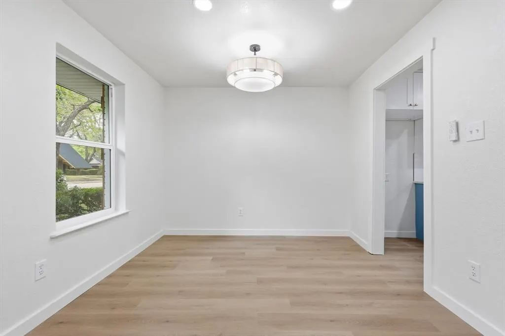 5940 Hunters View Lane