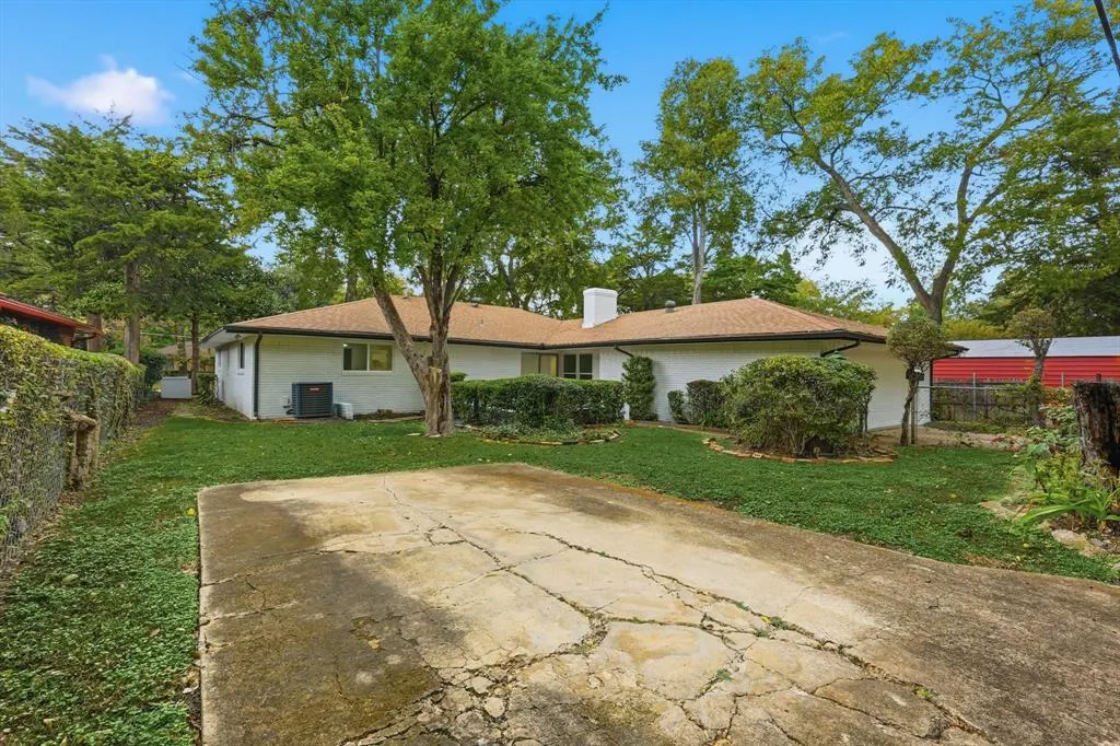 5940 Hunters View Lane